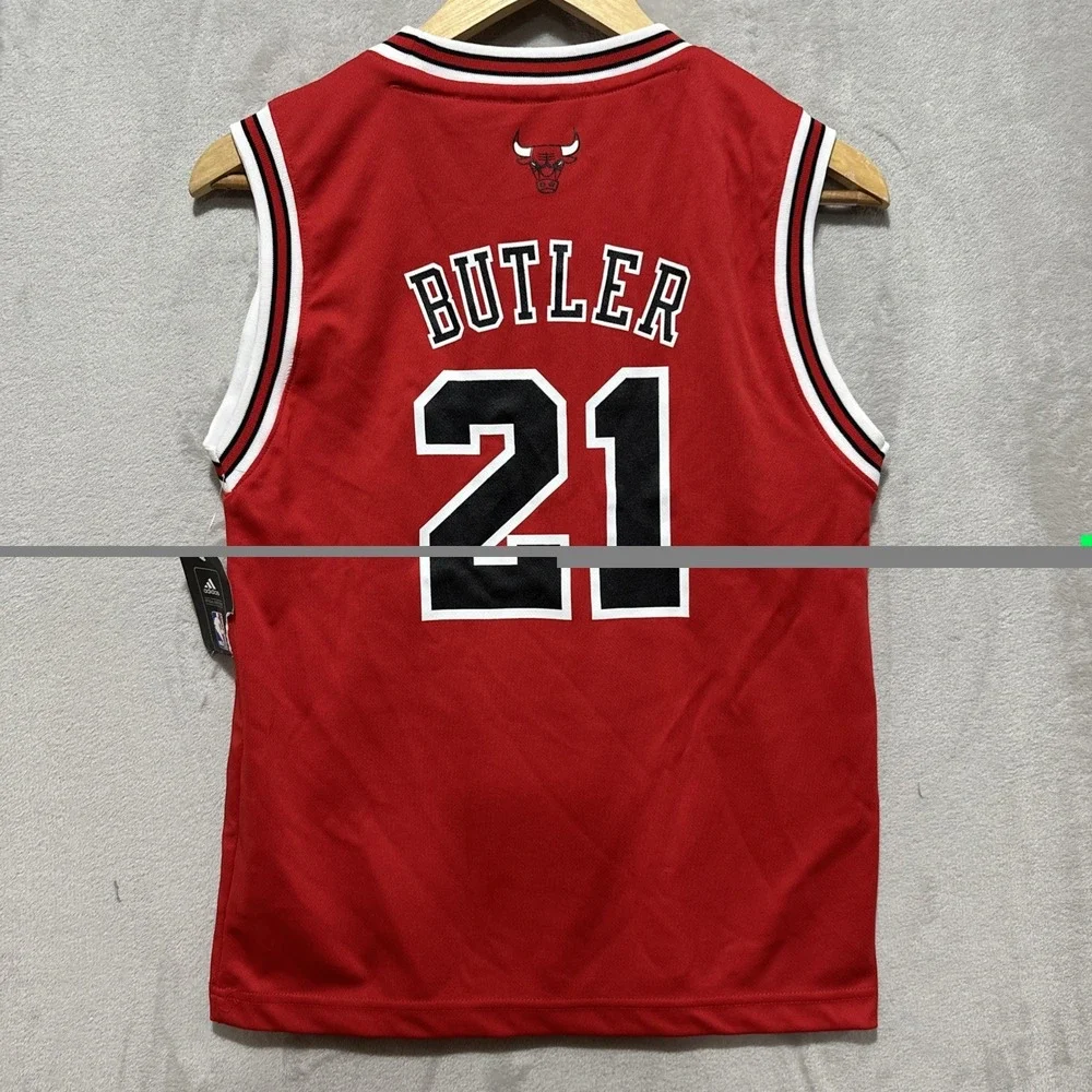 Chicago Bulls Jersey Youth Size M Red NBA Basketball Jimmy Butler 21 Adidas NWT